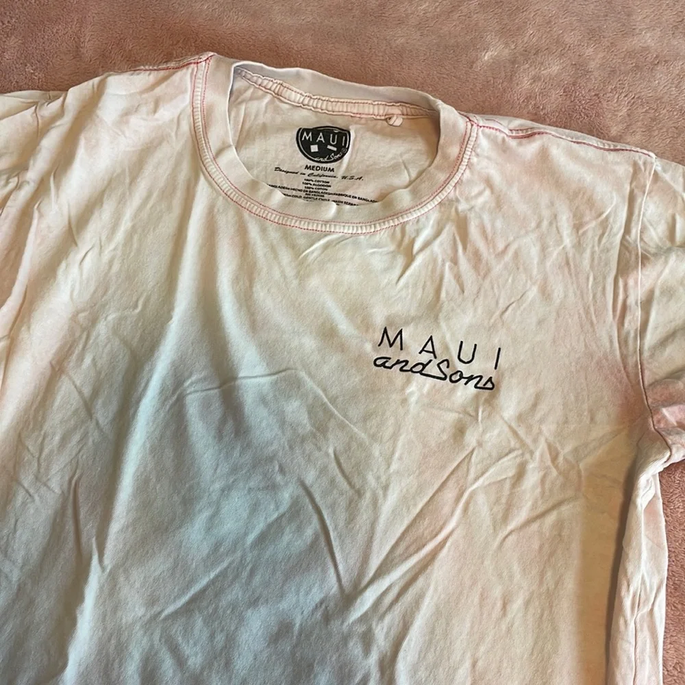 t-shirt - Picture 2 of 3